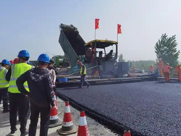 瀝青道路施工包工包料