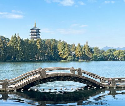 杭州道路養(yǎng)護(hù)之市政公司的黃金施工季 杭州西湖.jpg